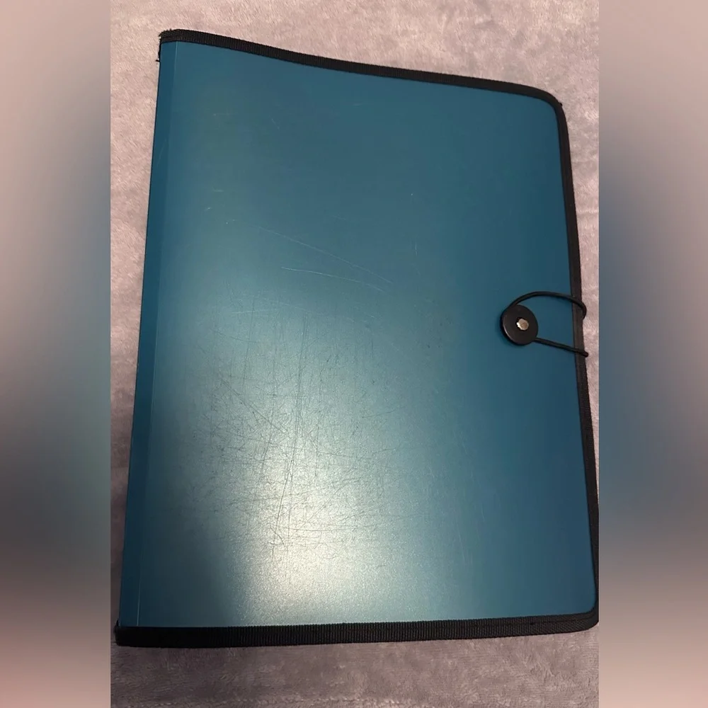 Teal Mesh Document Folder - Picture 2 of 3